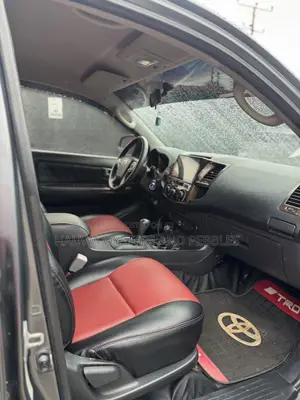 Toyota Hilux 2015 Grey - Sayarwa Mai Sauri