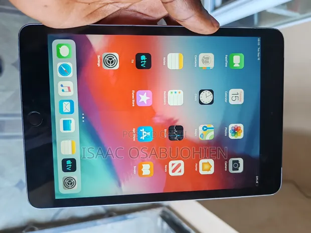 Apple iPad mini 3 128GB Black (SIM Enabled) - 1