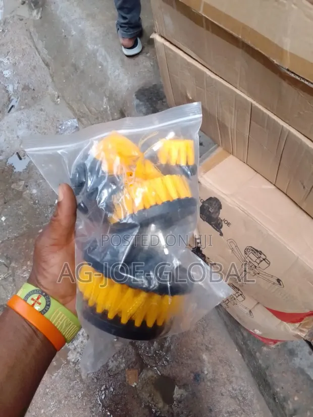 Brand New Car Wash Brush Set - 1