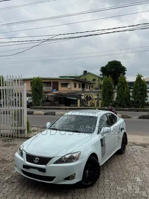 Lexus IS 2008 Fari