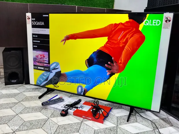 Samsung 50" QLED Q60A Bezel-Less Smart TV (2021) - 1