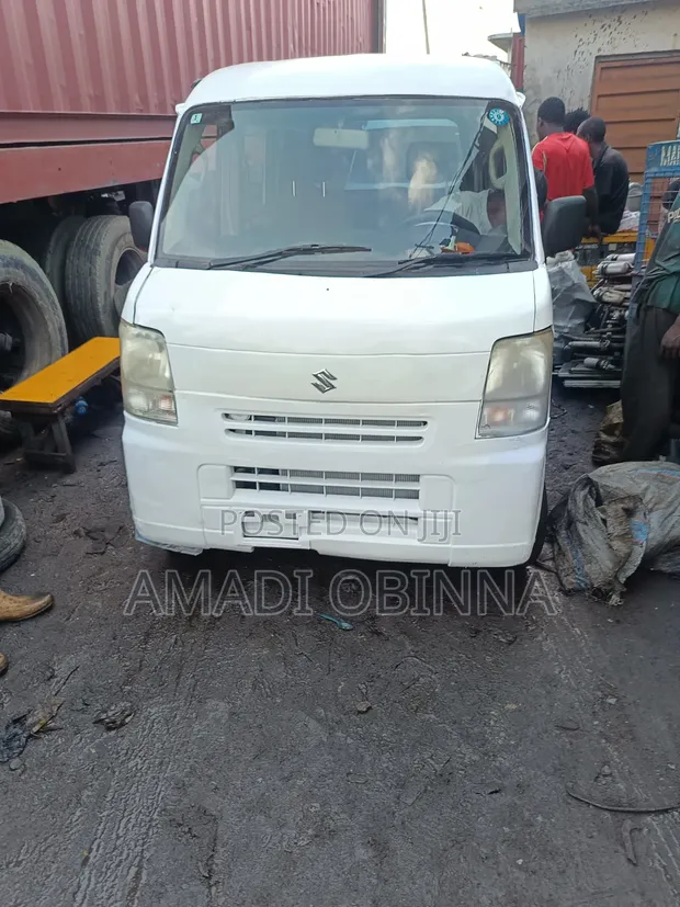 Suzuki Every 2012 White - 1