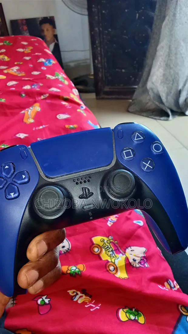 Used PS4 DualShock 4 Controller - 1