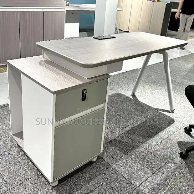 1.2m Modern Executive Office Desk tare da 2-Tier Storage Pedestal - 1