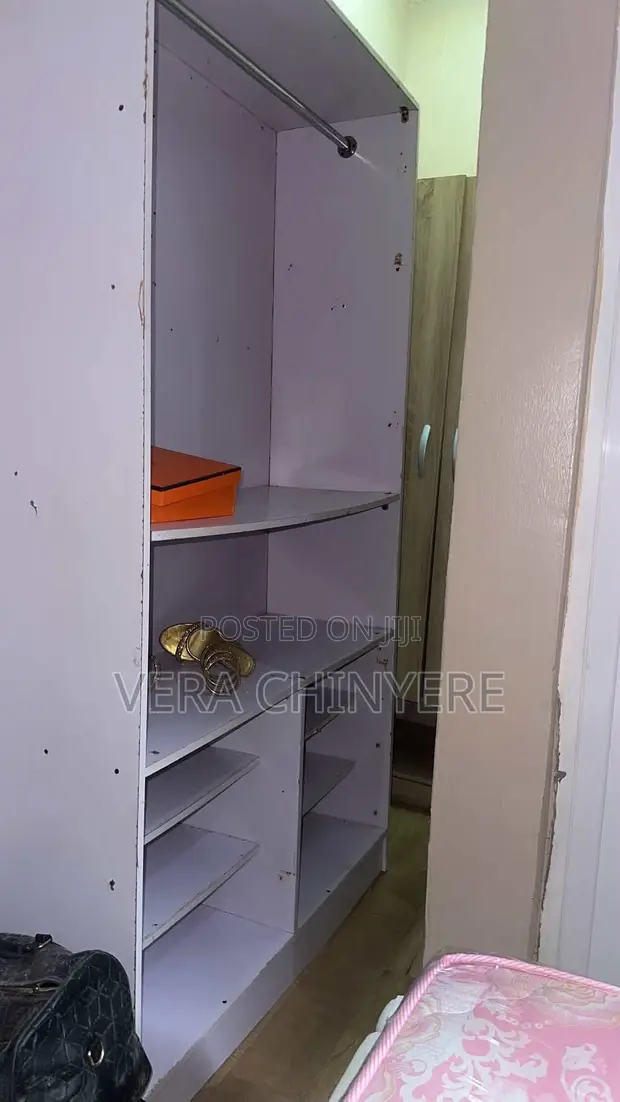 Wardrobe Bud'e da Aka Yi Amfani Da Shi - 1