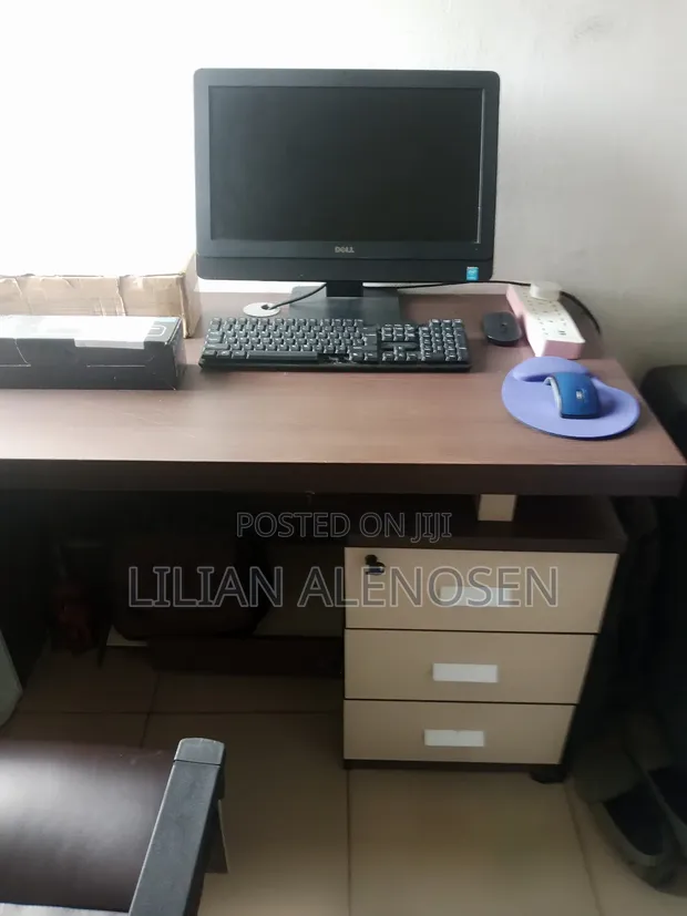 Office Furniture/Equipment Guest Chair - 1