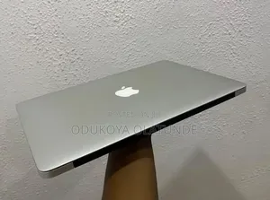 Apple MacBook Air 2017 - 8GB RAM, 256GB SSD