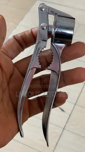 Heavy-Duty Garlic Press & Ginger Crusher