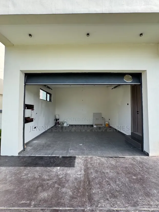 5-Bedroom Duplex don siyarwa a VGC / Ajah - 1