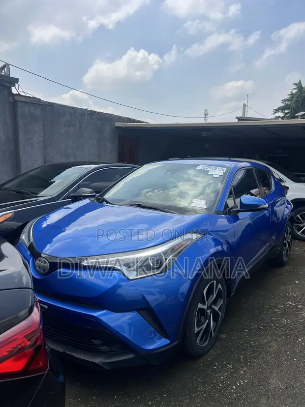 Toyota C-HR 2018 Blue - 1