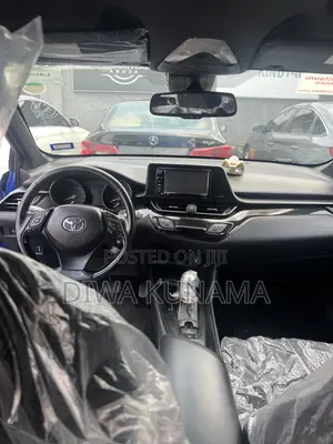 Toyota C-HR 2018 Blue