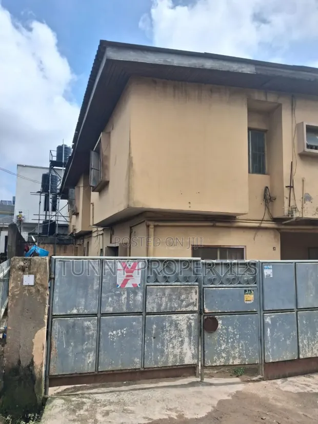7-Bedroom Block of Flats for Sale in Dopemu - 1