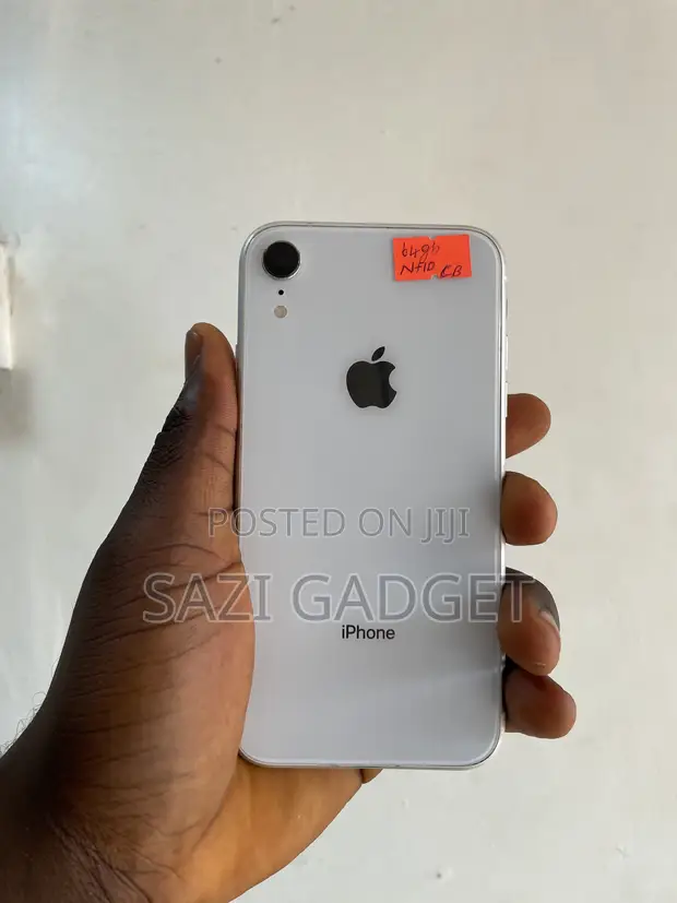 Apple iPhone XR 64GB White - 1