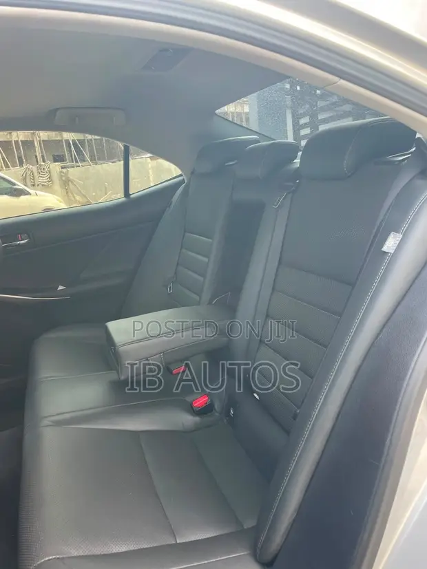 Lexus IS 250 2014 Silver - 1