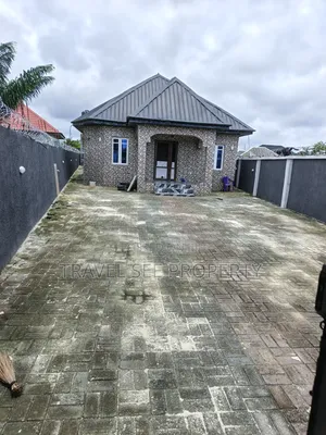 4 Bedroom Bungalow a Garin Maza na Eleko don Sawa