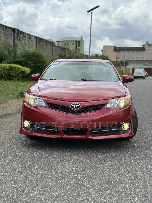 2014 Toyota Camry SE Sport Sedan - 1