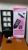 600W Solar Street Light (6 Eyes) - 1