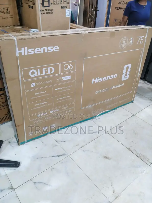 Hisense 75" QLED Smart TV 75Q6Q - 1