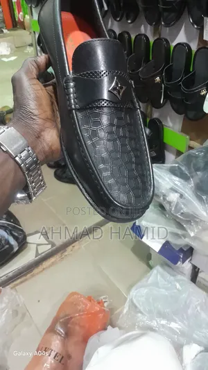 Gaskiyar Takalman Clarks na Fata - Mazaje Girma 40-46