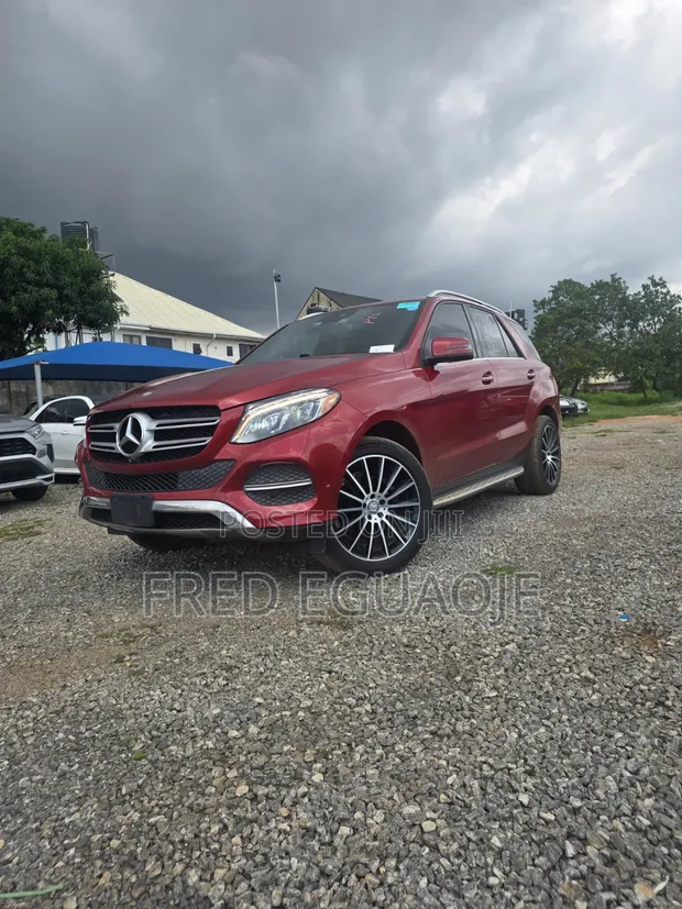 Mercedes-Benz GLE 350 2016 Red - 1