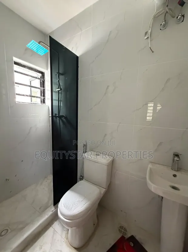 Gidan Kayan Daki 3 Bedroom Don Sawa A Lekki Phase 2 - 1