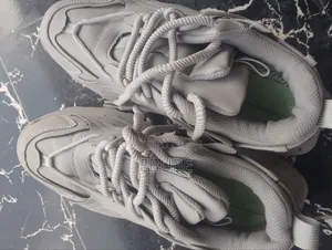 Stylish All-Grey Chunky Sneakers - Louis Vuitton