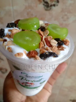 Abincin Lafiya: Tombrown Plus, Granola, Parfait & Zuma Dates