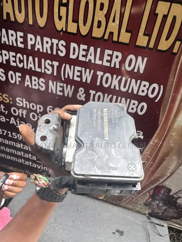 Hyundai Santa Fe 2013 ABS Brake Module - 1