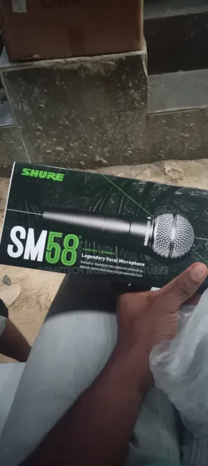 Shure SM58 Dynamic Vocal Microphone