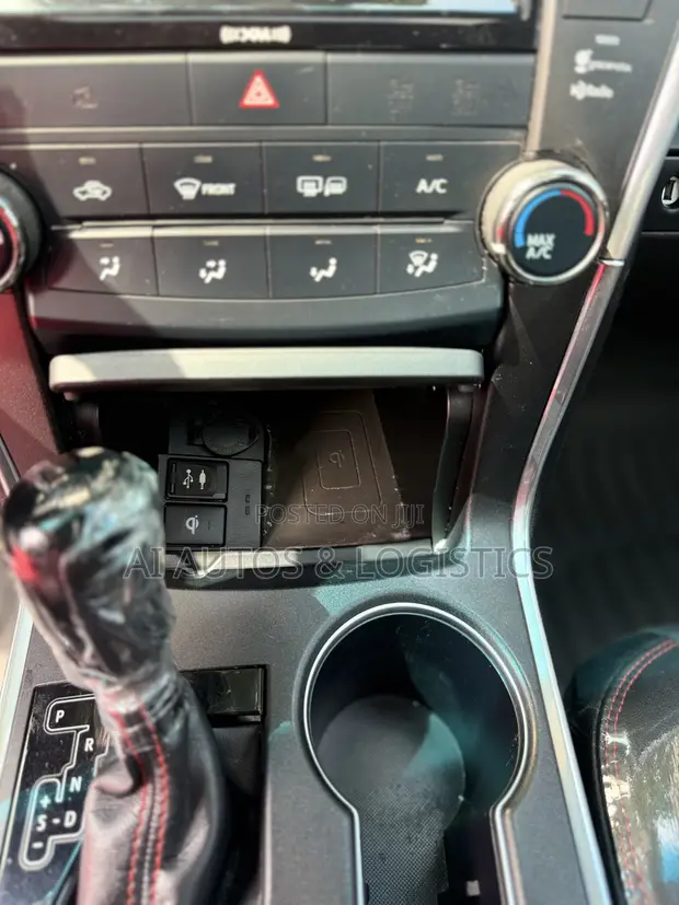 Toyota Camry SE Sedan 2017 - 1
