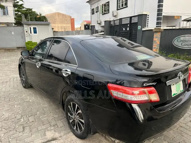 2009 Toyota Camry XLE V6 Black - 1