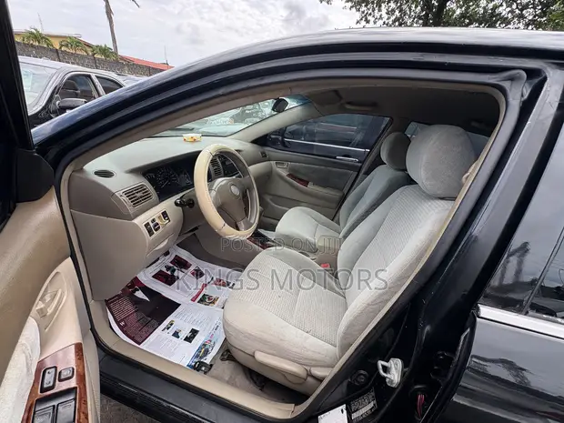Toyota Corolla 2006 Black - 1