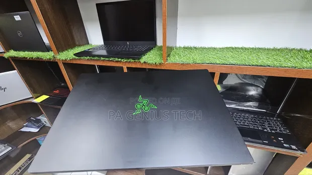Razer Blade 15 Advanced Laptop - 32GB RAM, 1TB SSD, RTX 3070 - 1