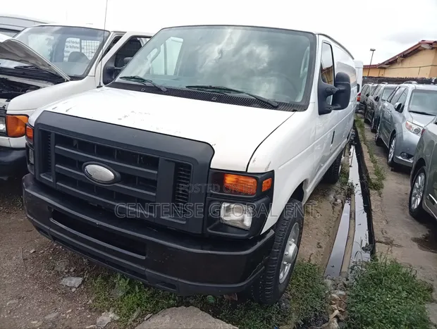 Ford E350 2010 Fari - 1