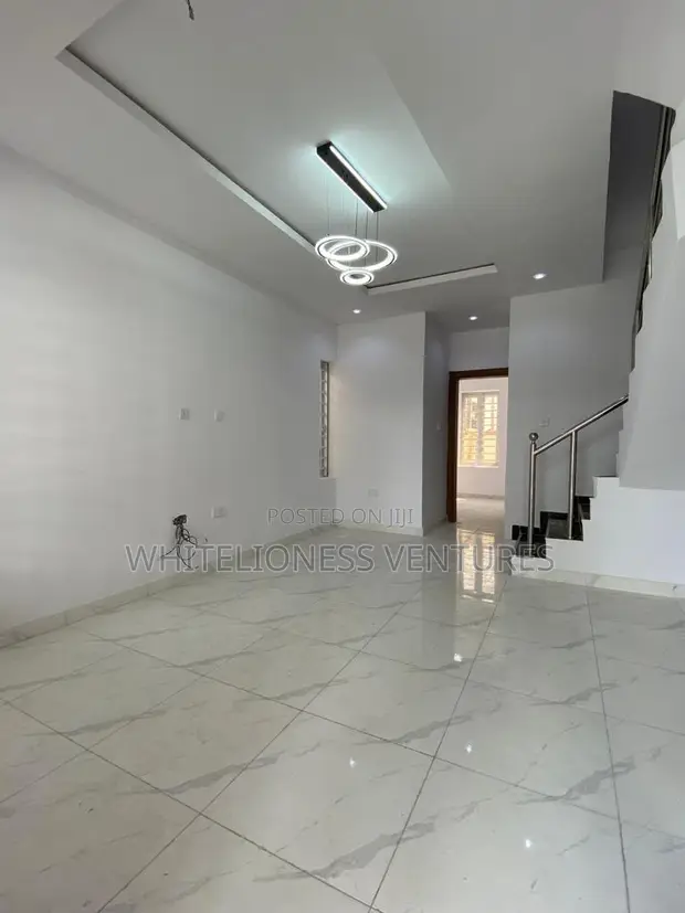 3 Bedroom Townhouse/Terrace for Rent in Ikota - 1