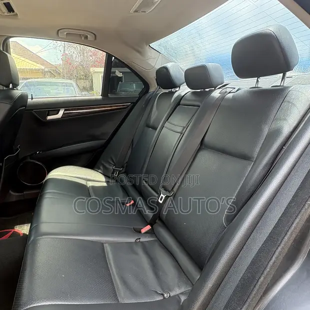 2012 Mercedes-Benz C300 Luxury 4Matic Sedan AWD - 1