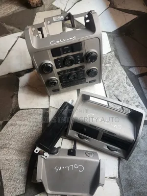Cikakken Fuskar Dashboard na Ford Escape 2008-2010