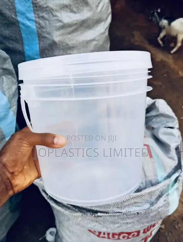 Plastic Food Containers & Bowls - 1
