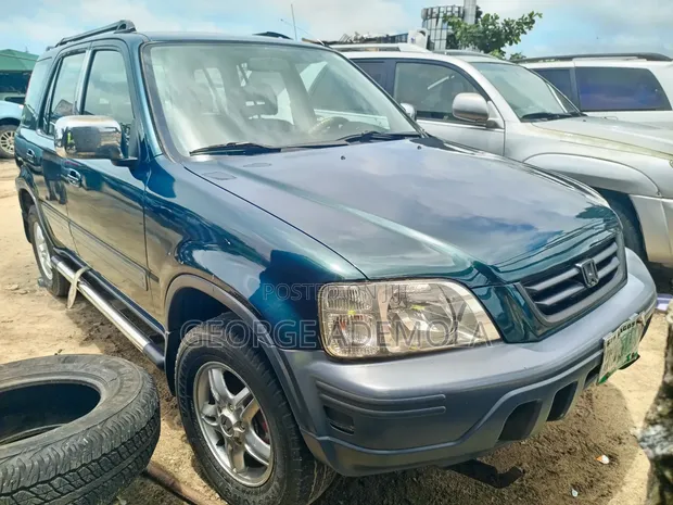 Honda CR-V 2001 Baƙi - 1