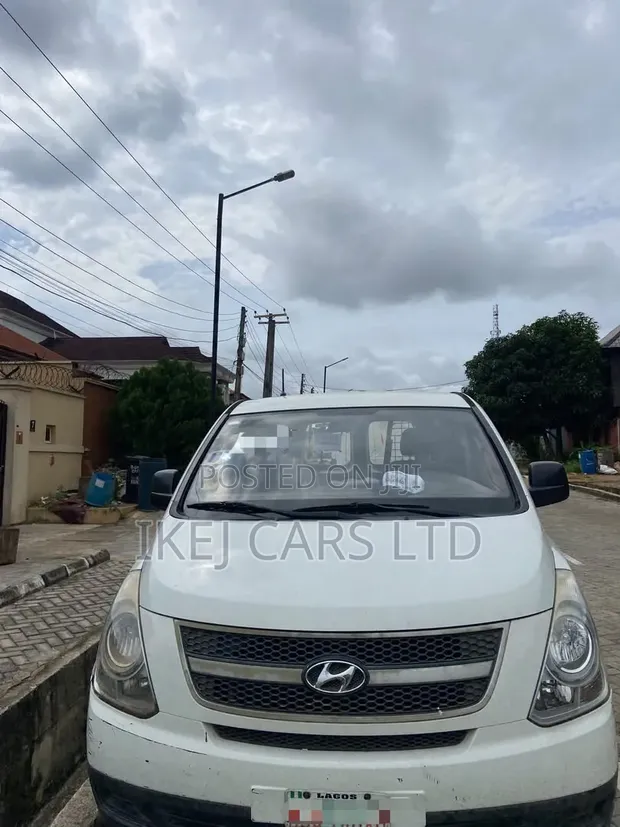 Hyundai H1 2012 White - 1