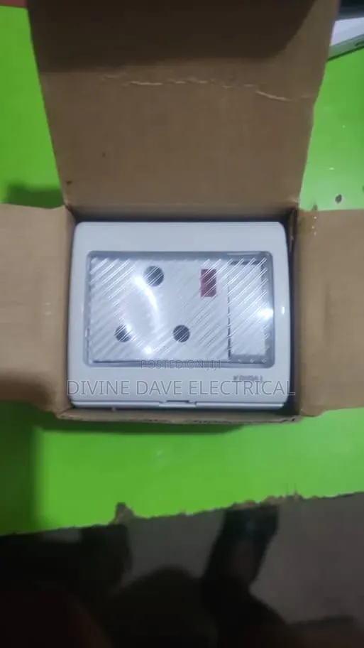 15A Waterproof Socket - 1