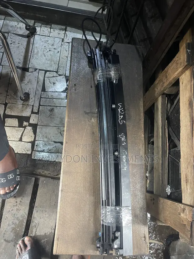 Mercedes-Benz W205 C300 Roof Rails - 1