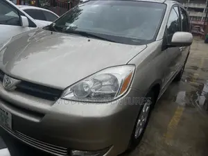Toyota Sienna CE 2005 Gold