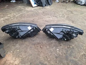 Mercedes-Benz CLA250 Headlight (Non-Charger Type)