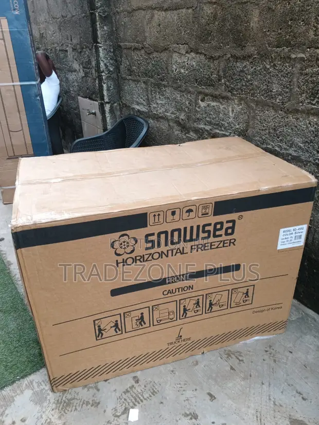 Snowsea BD-450G Heavy-Duty Chest Freezer - 1