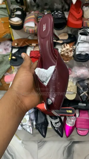 Zara Ƙafar Kifi Mai Ƙaramin Tumaki