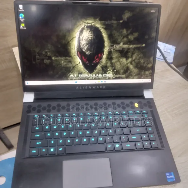 Alienware 15 R2 Laptop - Core i7, 32GB RAM, 1TB SSD - 1