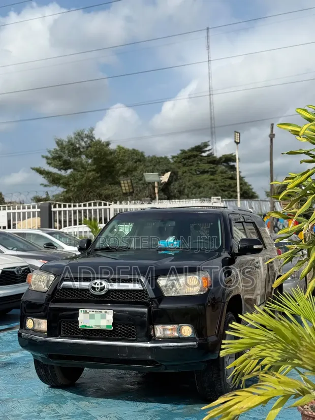 2011 Toyota 4Runner SR5 4WD SUV - 1