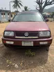 Volkswagen Vento 1995 Maroon - 1
