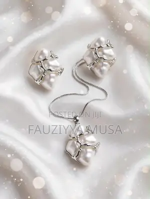 Elegant Silver Jewelry Set
